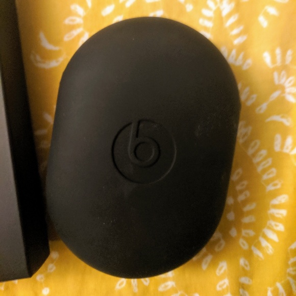 Powerbeats 3 by Dr. Dre (Wireless) - Picture 4 of 7